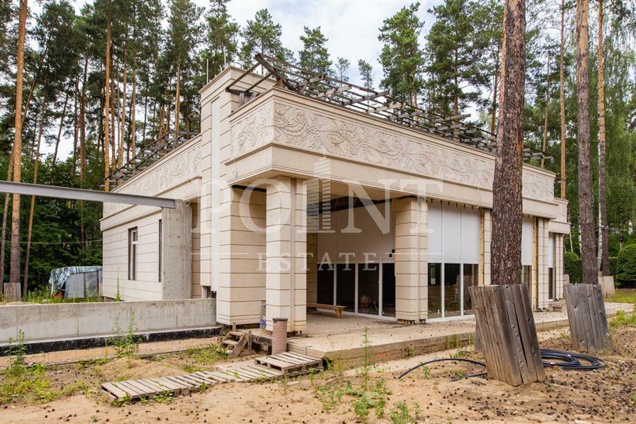 2-этажный коттедж 3 748 м² без отделки