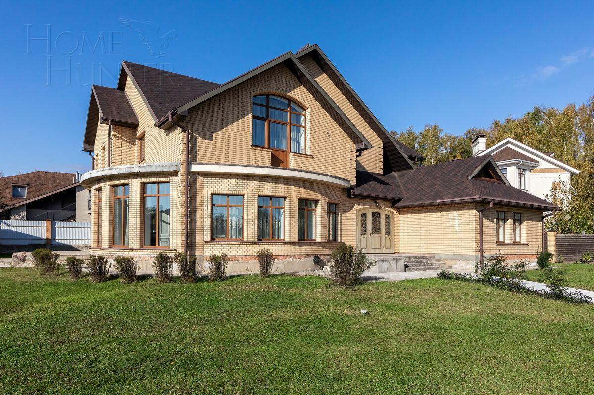 2-этажный коттедж 350 м² с отделкой