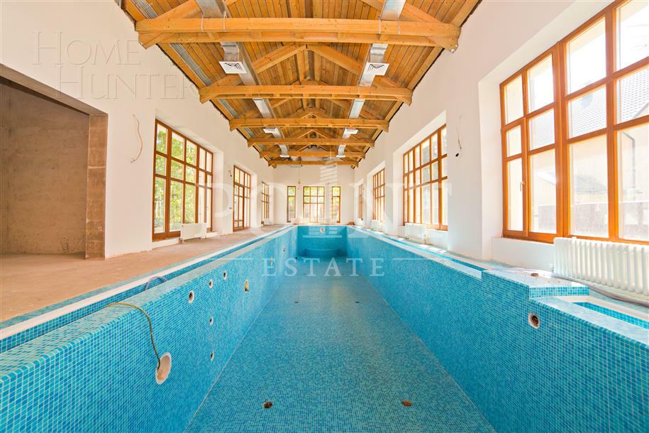 2-этажный коттедж 1 200 м² без отделки