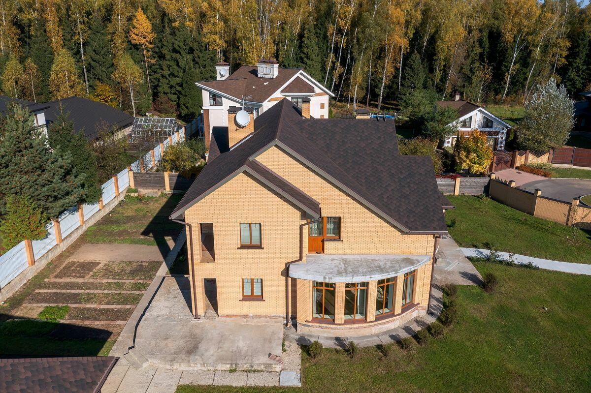 2-этажный коттедж 350 м² с отделкой