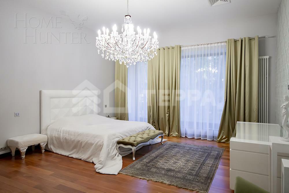 3-этажный коттедж 1 300 м² с отделкой