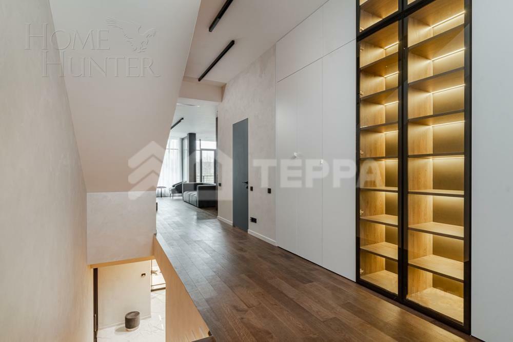 3-этажный таунхаус 945 м² с отделкой