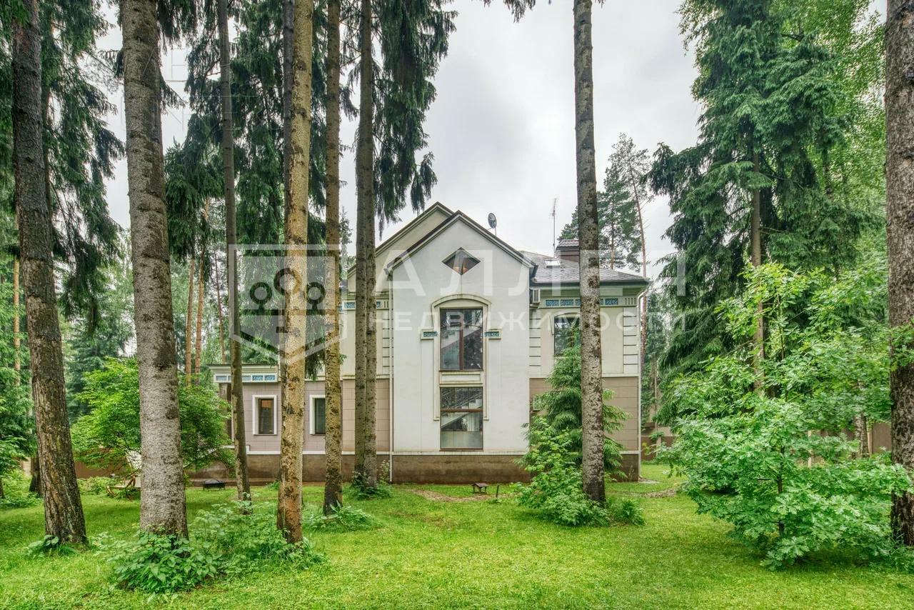 2-этажный коттедж 255 м² с отделкой