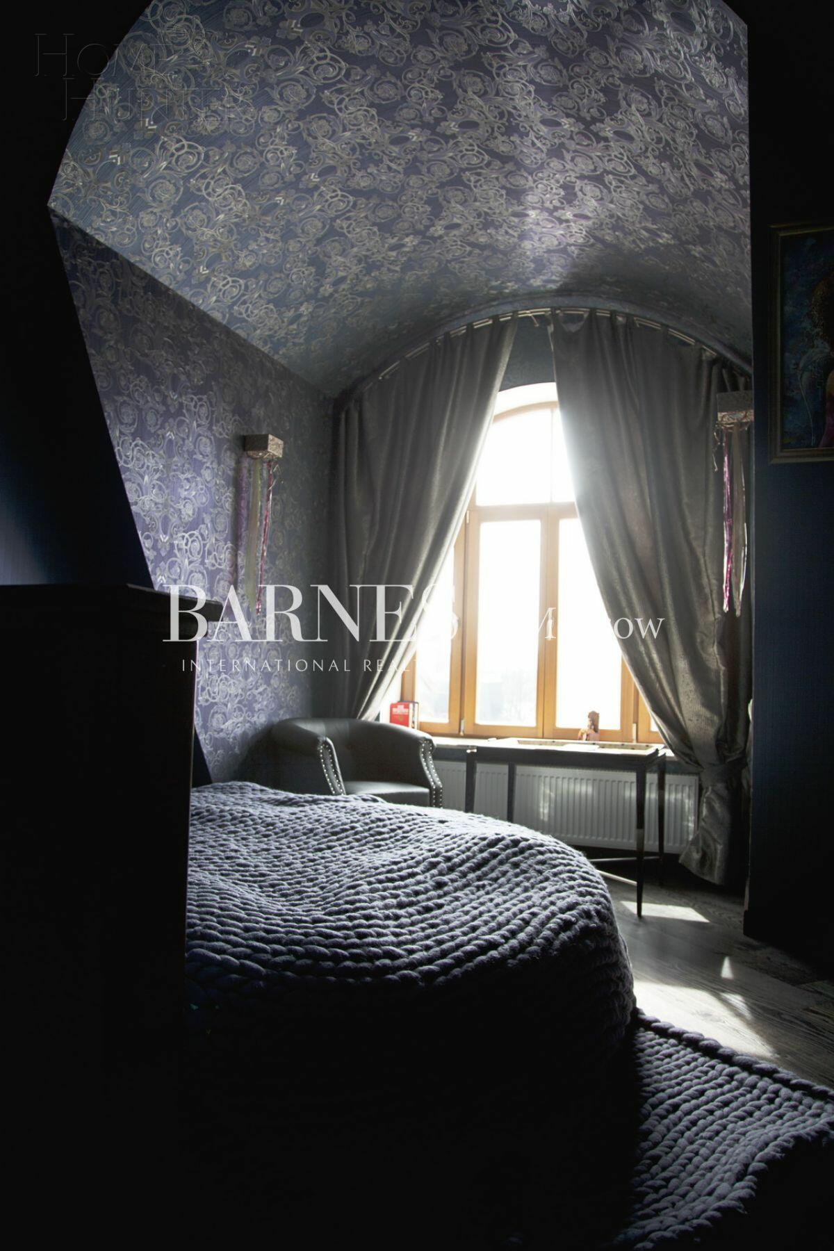 4-этажный таунхаус 320 м² с отделкой