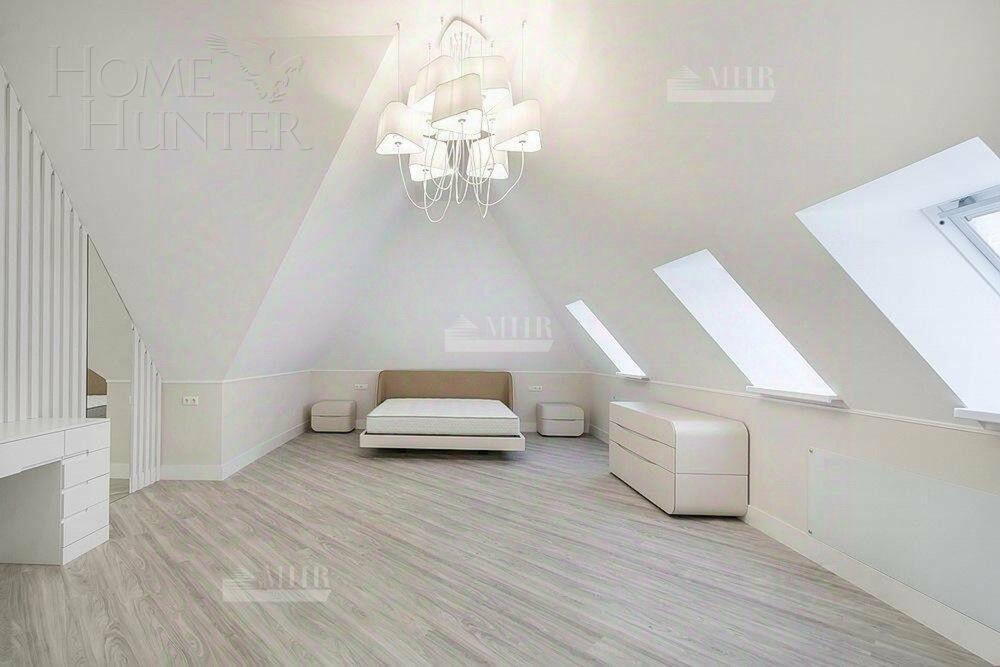 2-этажный коттедж 1 100 м² с отделкой