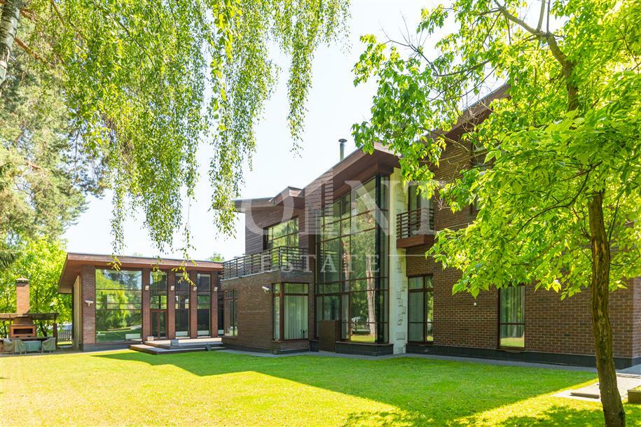 2-этажный коттедж 1 254 м² с отделкой