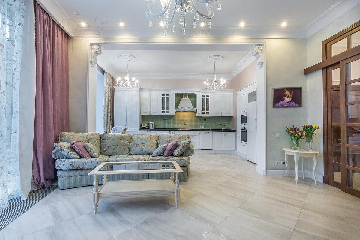 4-КОМН. КВАРТИРА С ОТДЕЛКОЙ 132.5 М² НА 4 ЭТАЖЕ