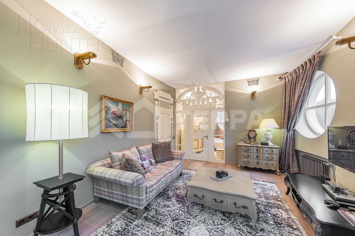 3-этажный коттедж 1 800 м² с отделкой