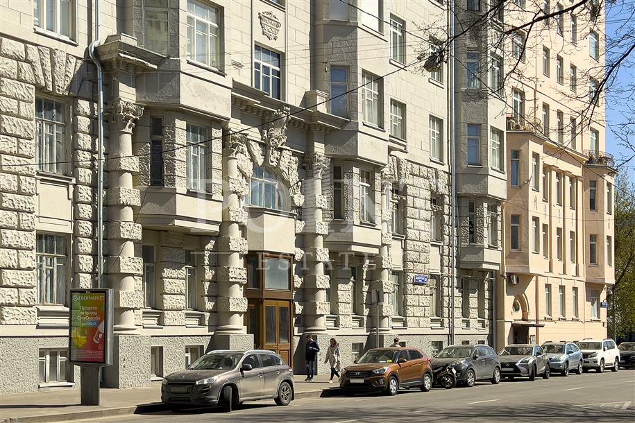 6-КОМН. КВАРТИРА С ОТДЕЛКОЙ 247.7 М² НА 4 ЭТАЖЕ