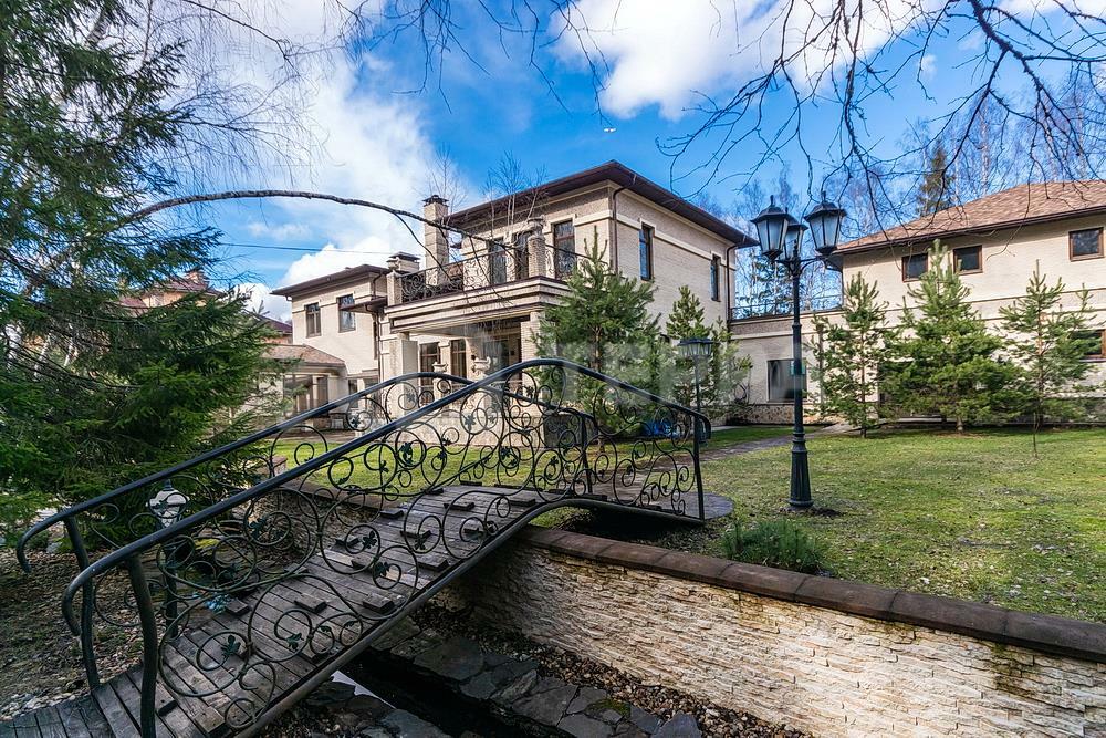 2-этажный коттедж 1 000 м² с отделкой