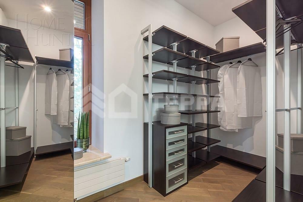 2-этажный коттедж 900 м² с отделкой