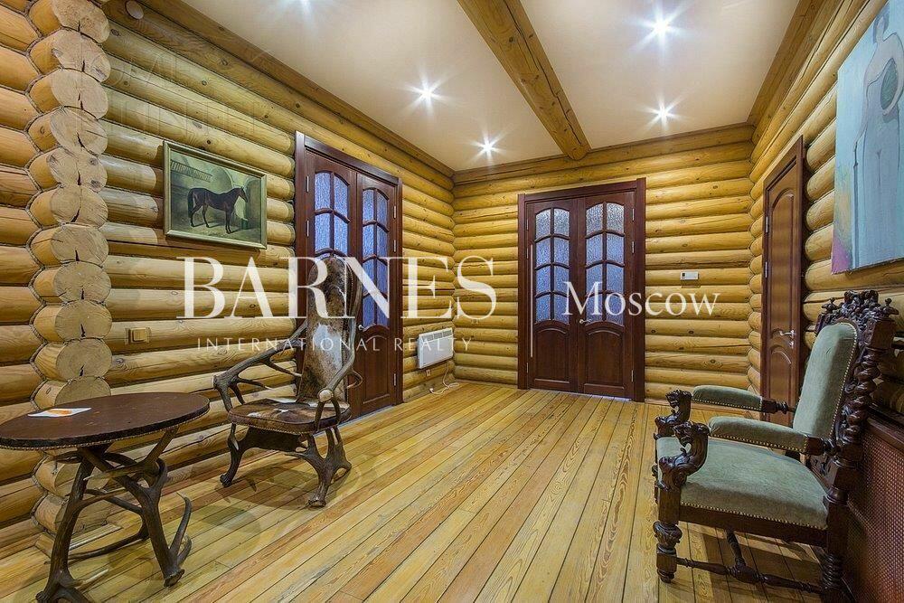 3-этажный коттедж 700 м² с отделкой