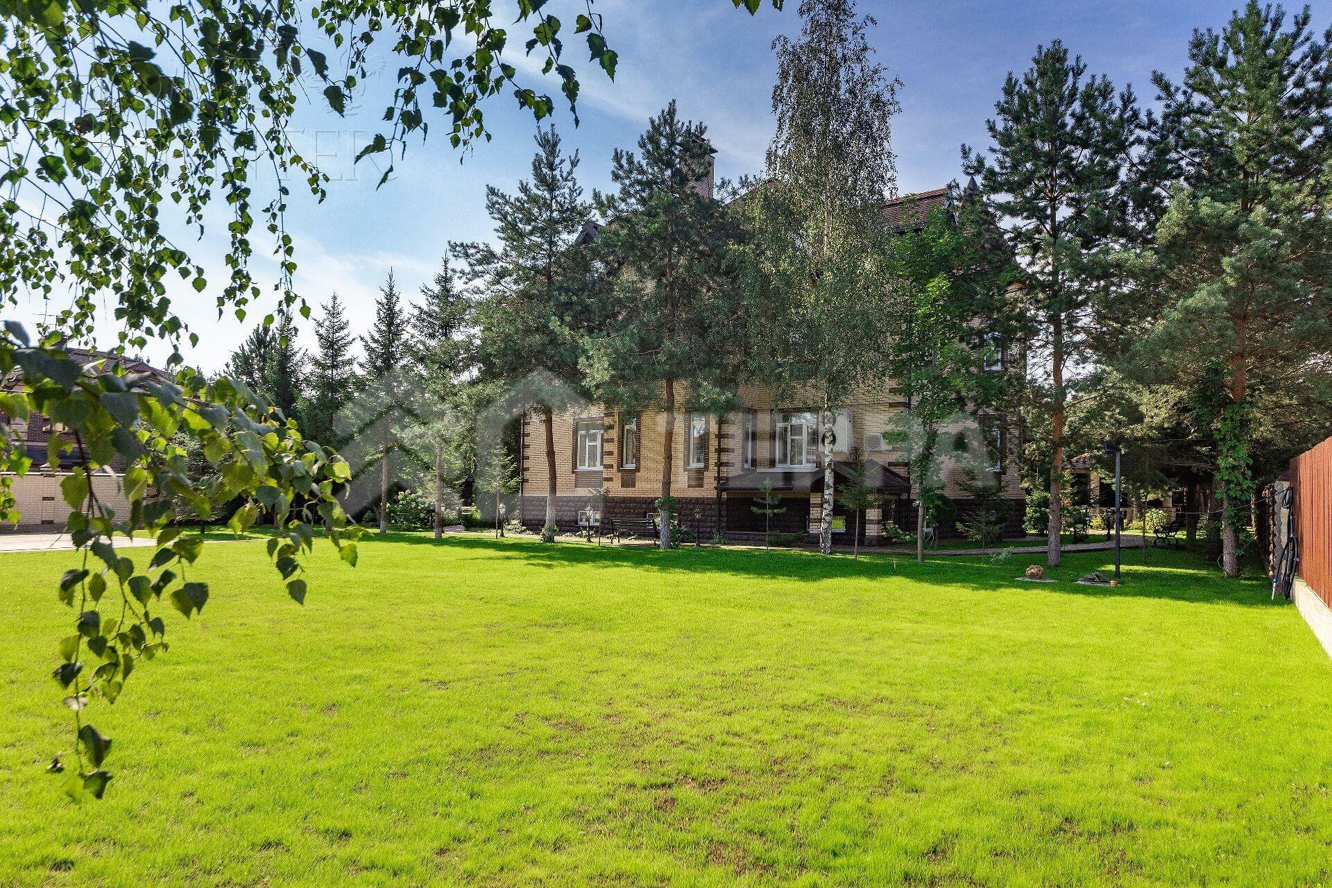 2-этажный коттедж 915 м² с отделкой