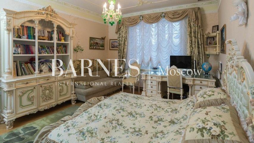 2-этажный коттедж 800 м² с отделкой