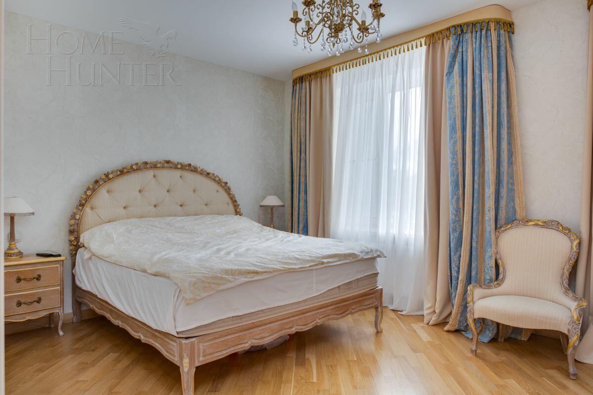 3-этажный таунхаус 300 м² с отделкой