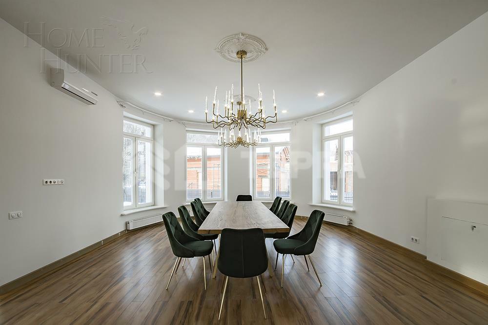 2-этажный коттедж 1 500 м² с отделкой