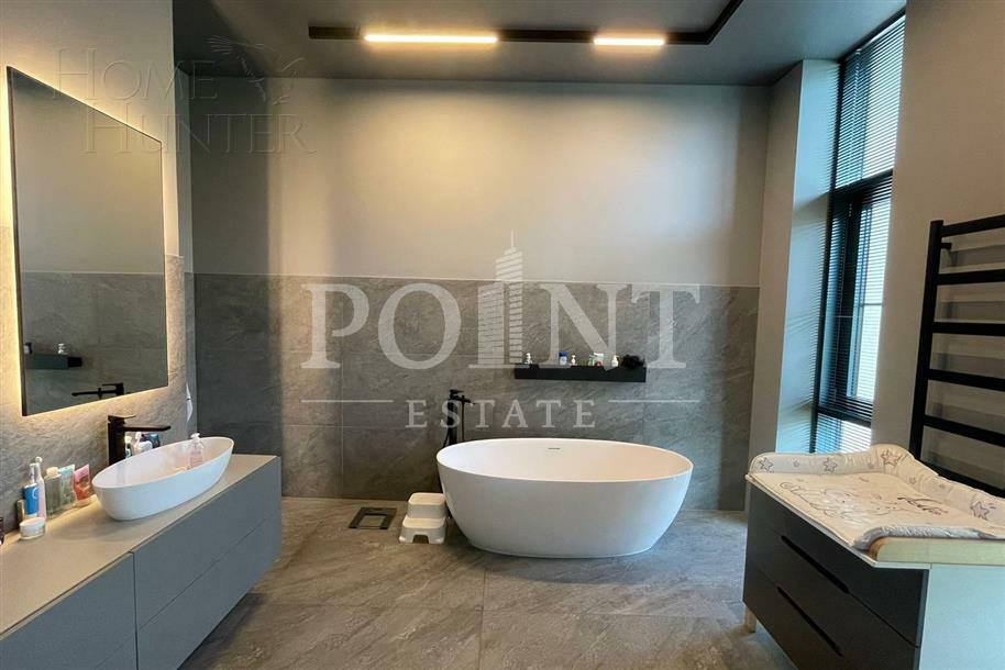 3-этажный таунхаус 288 м² с отделкой