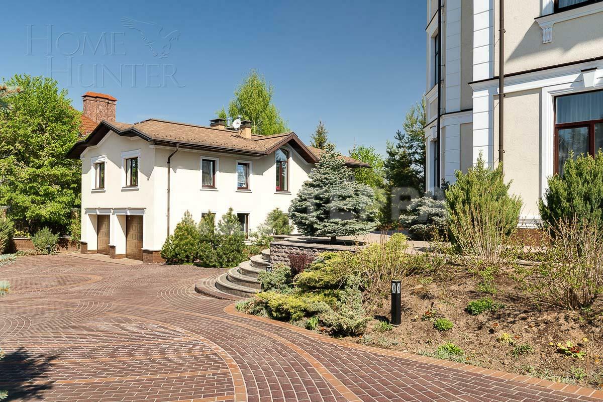 2-этажный коттедж 1 086 м² с отделкой