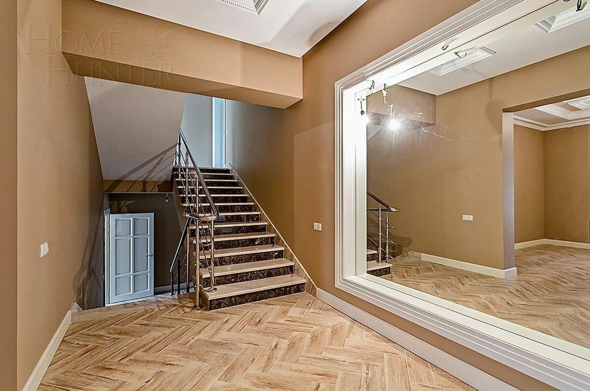 2-этажный таунхаус 338 м² с отделкой