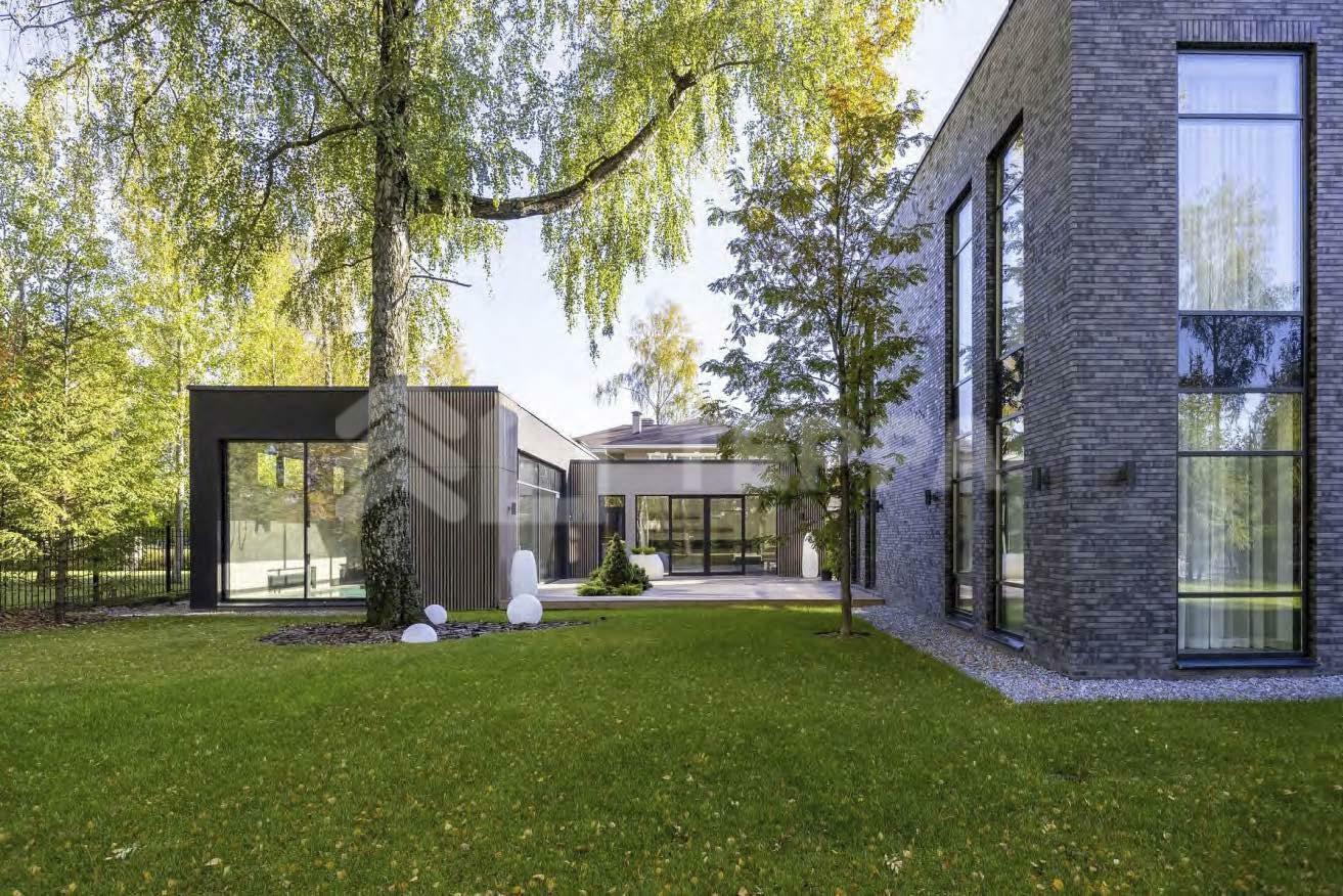 2-этажный коттедж 700 м² с отделкой