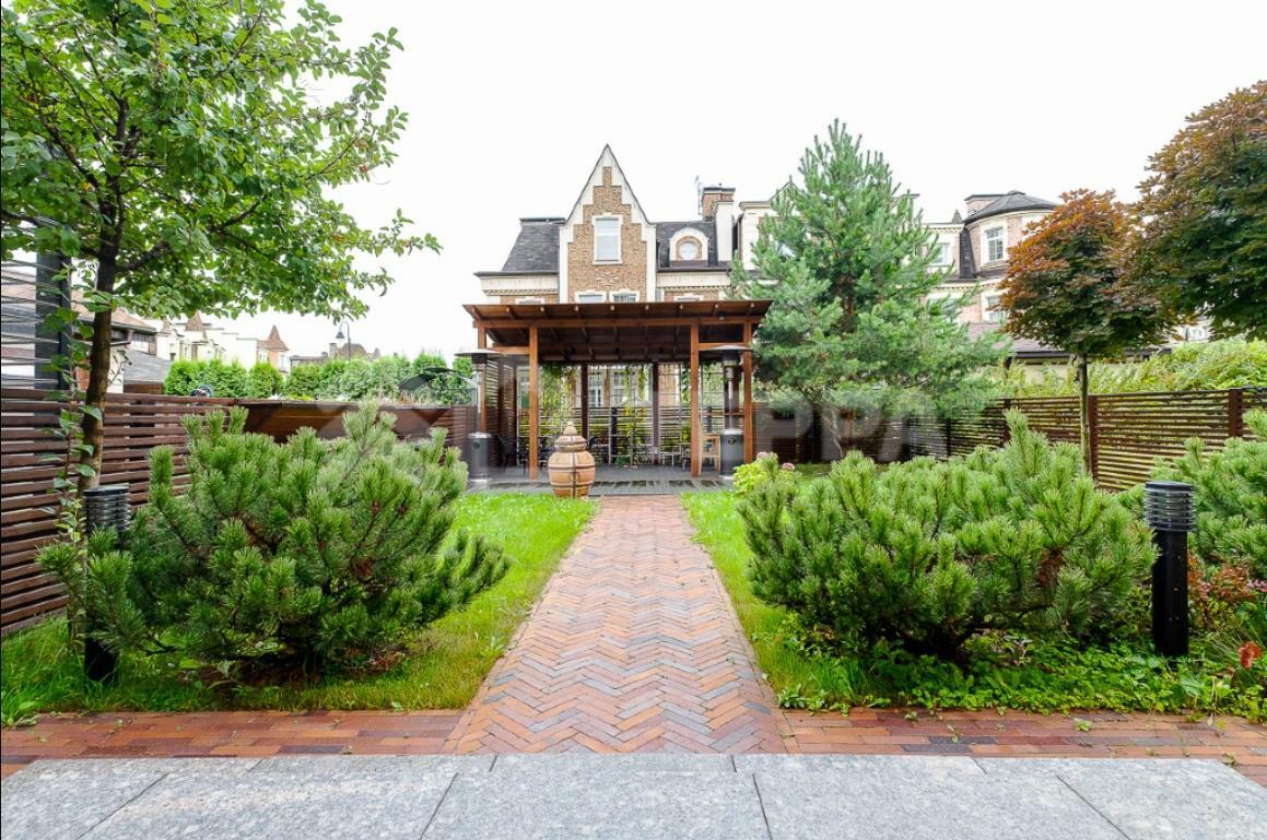 2-этажный таунхаус 345 м² с отделкой