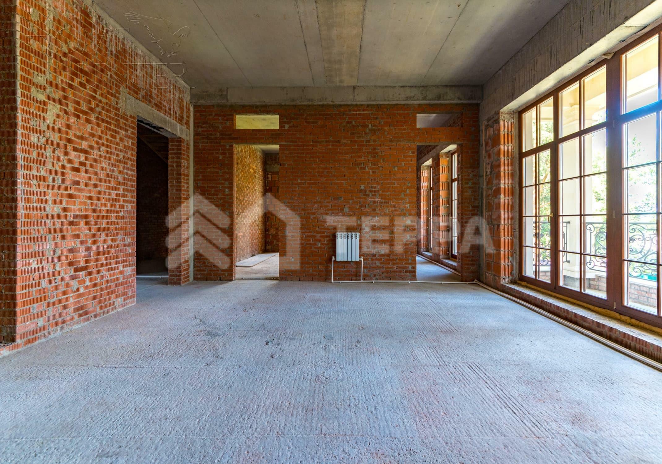 3-этажный коттедж 1 200 м² без отделки