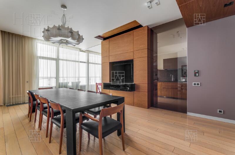 7-КОМН. КВАРТИРА С ОТДЕЛКОЙ 330 М² НА 2 ЭТАЖЕ