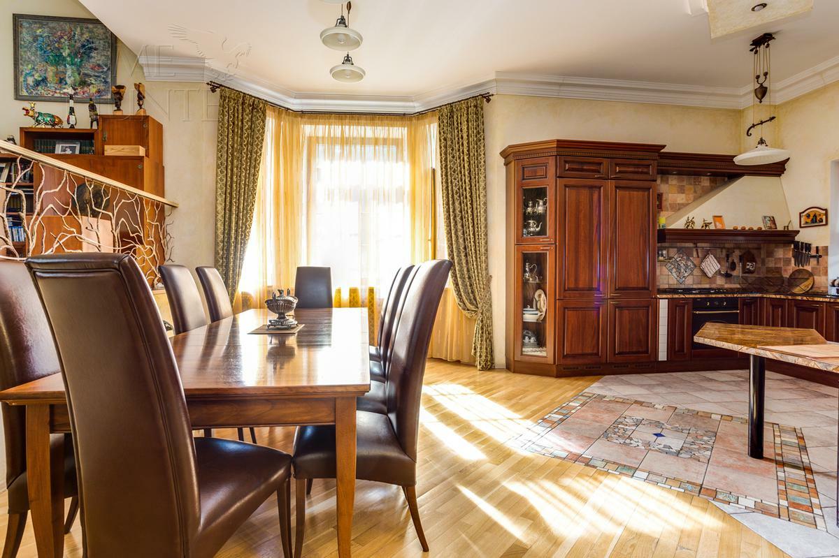 2-этажный коттедж 550 м² с отделкой