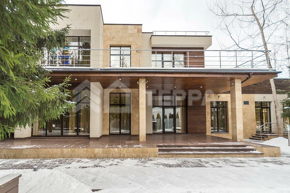 2-этажный коттедж 1 100 м² с отделкой