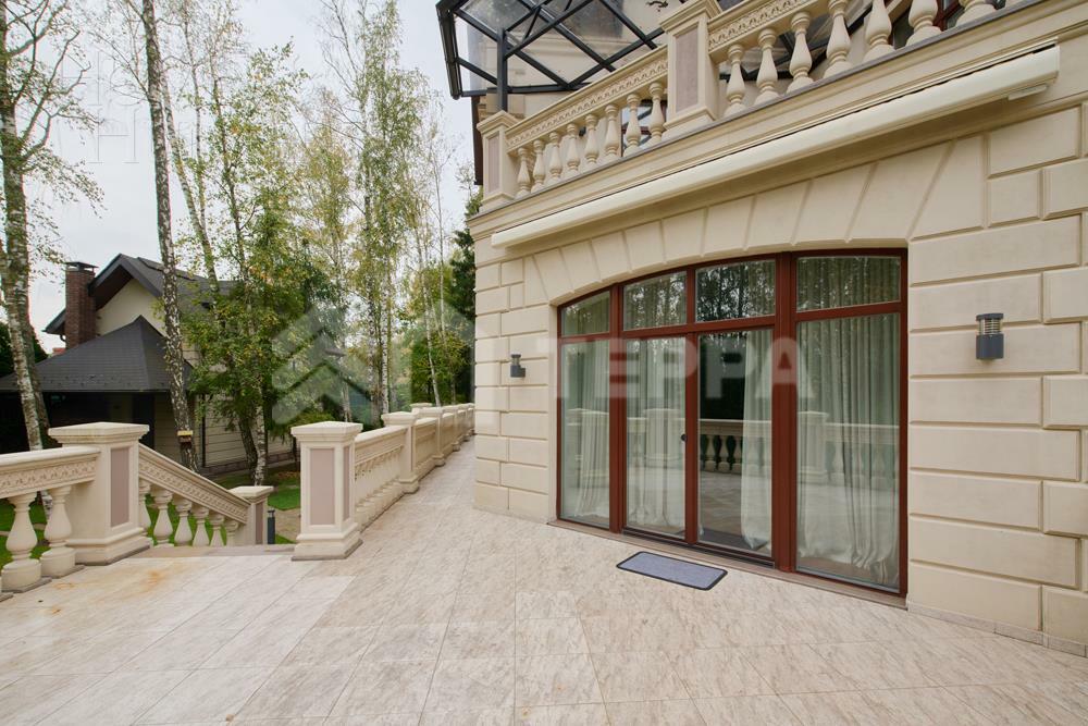 2-этажный коттедж 500 м² с отделкой