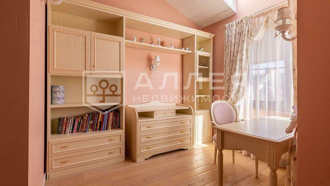 2-этажный таунхаус 300 м² с отделкой