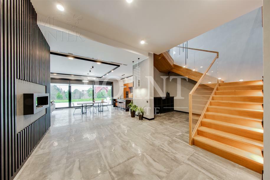 2-этажный коттедж 540 м² с отделкой