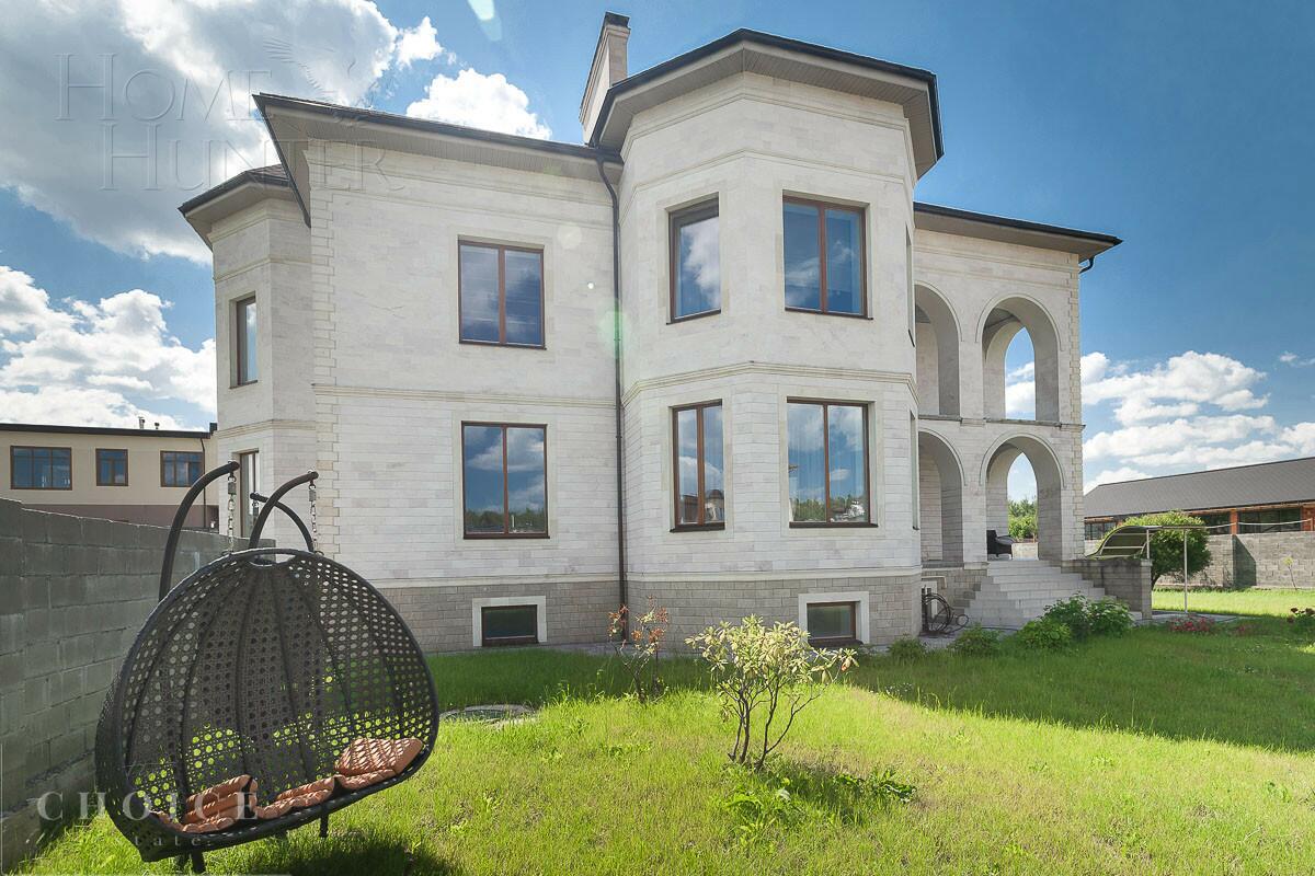 2-этажный коттедж 750 м² с отделкой