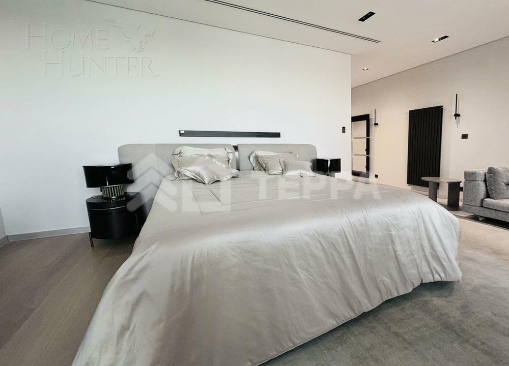 3-этажный коттедж 2 600 м² с отделкой