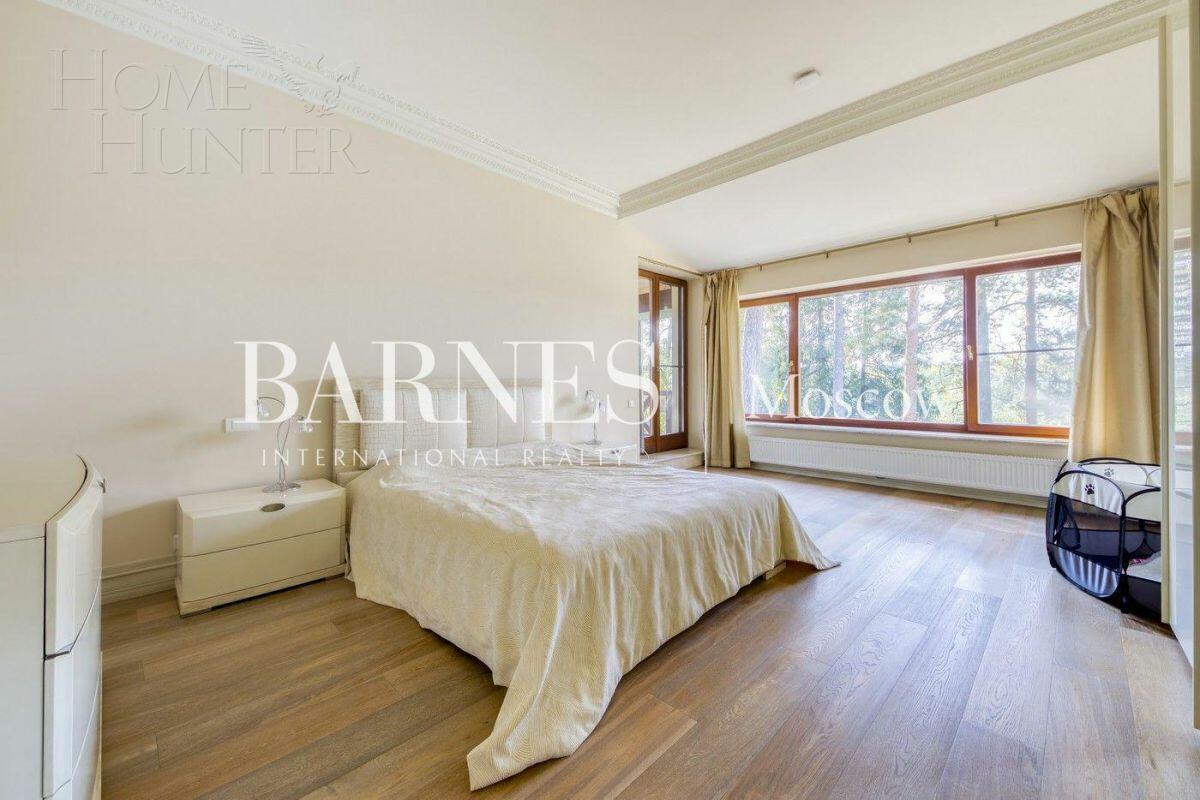 3-этажный коттедж 1 000 м² с отделкой