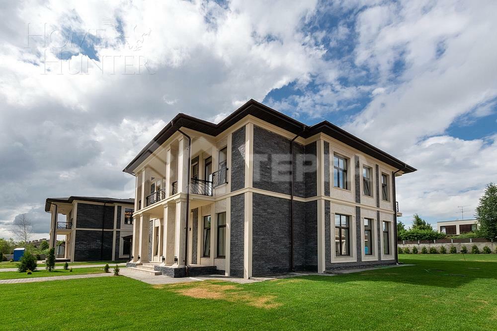 2-этажный коттедж 400 м² с отделкой