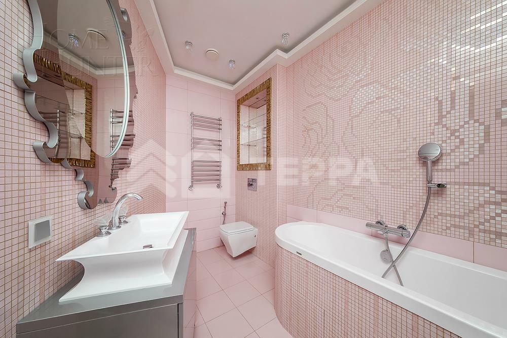 3-этажный коттедж 768 м² с отделкой