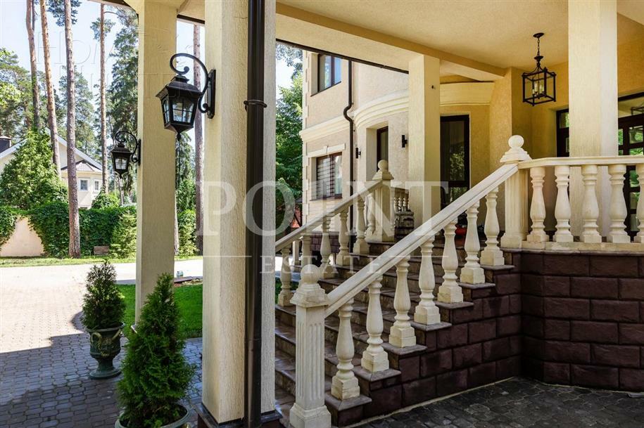 2-этажный коттедж 850 м² с отделкой