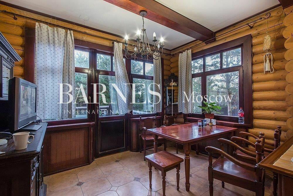 3-этажный коттедж 700 м² с отделкой