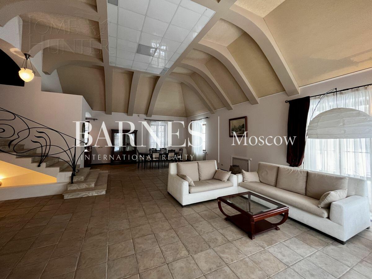 2-этажный коттедж 650 м² с отделкой