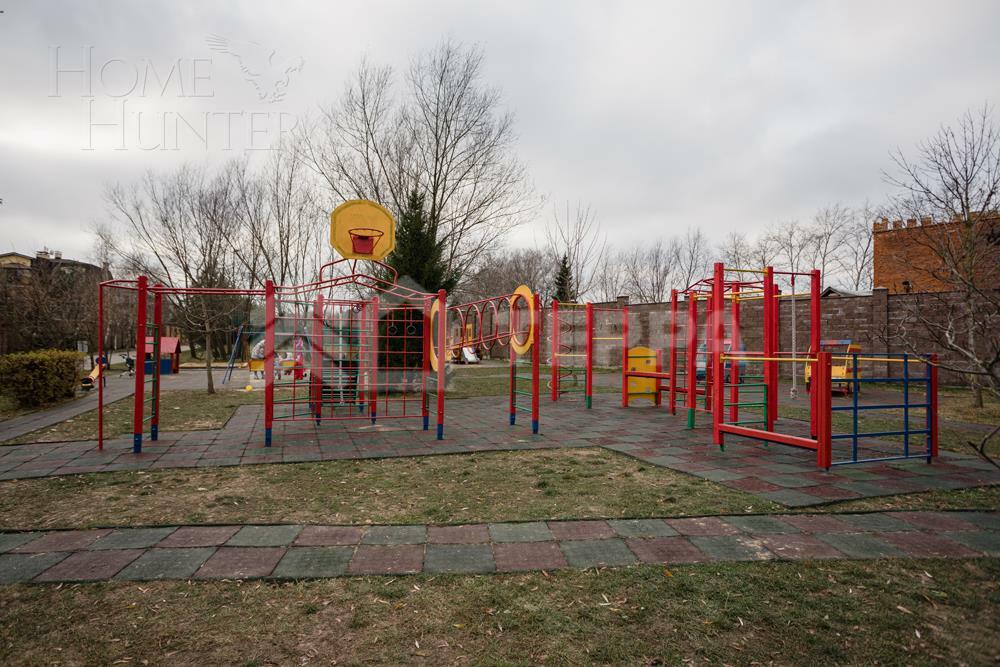 3-этажный таунхаус 200 м² с отделкой