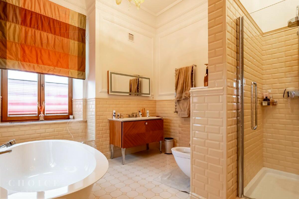 2-этажный коттедж 1 100 м² с отделкой