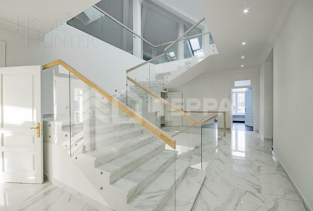 2-этажный коттедж 1 500 м² с отделкой