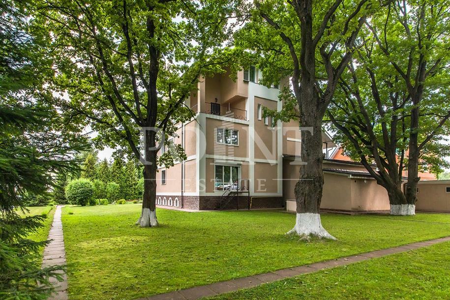 3-этажный коттедж 850 м² с отделкой