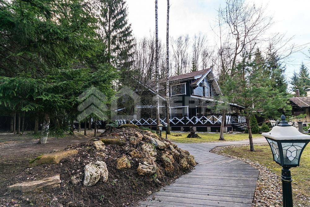 2-этажный коттедж 1 000 м² с отделкой