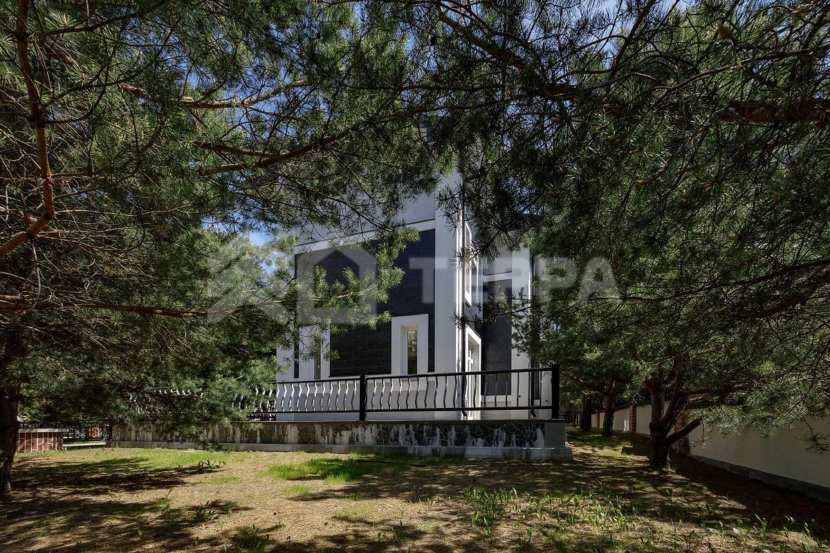 2-этажный коттедж 445.4 м² с отделкой