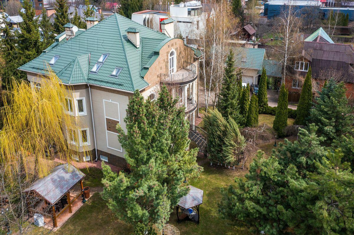 3-этажный коттедж 780 м² с отделкой