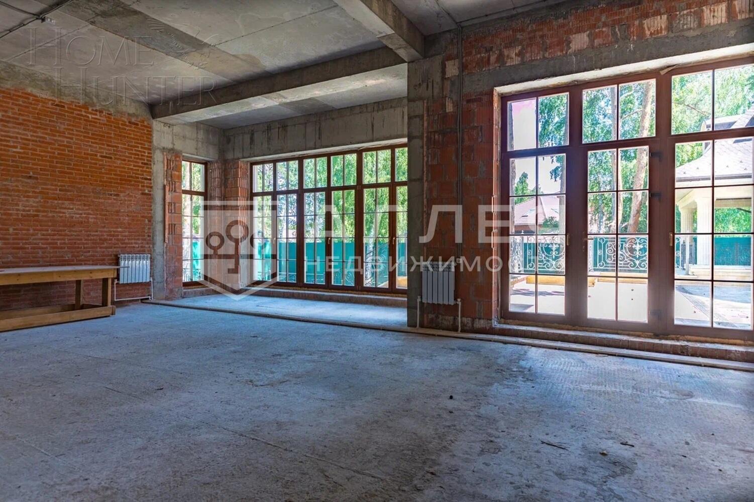 3-этажный коттедж 1 200 м² без отделки