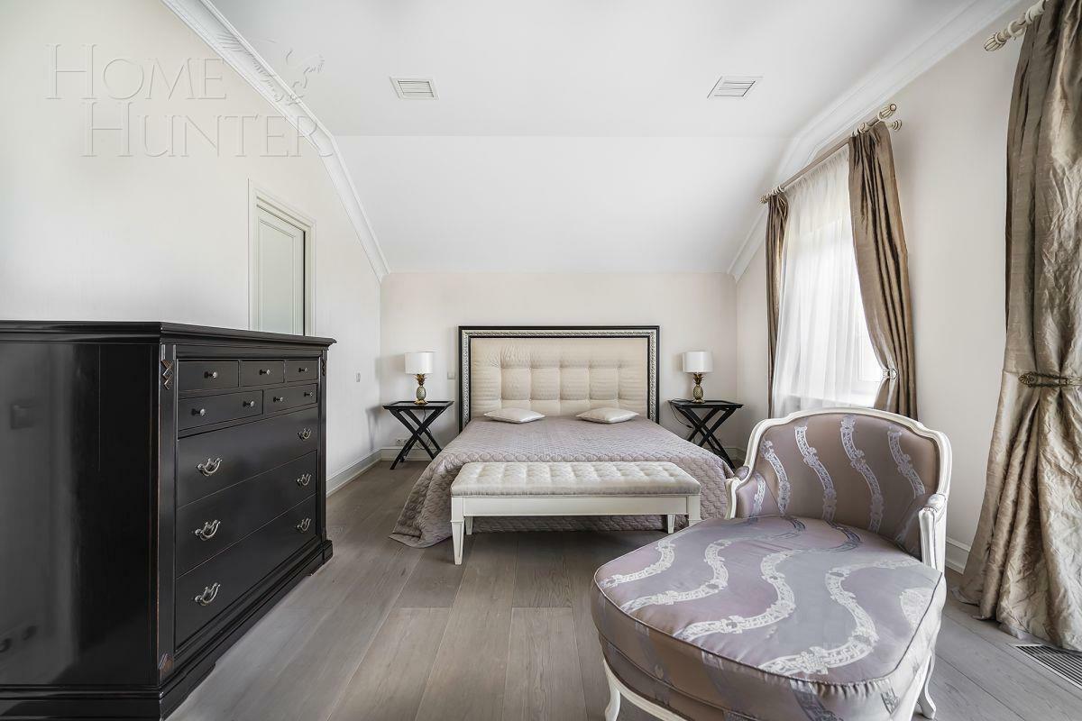 3-этажный коттедж 300 м² с отделкой