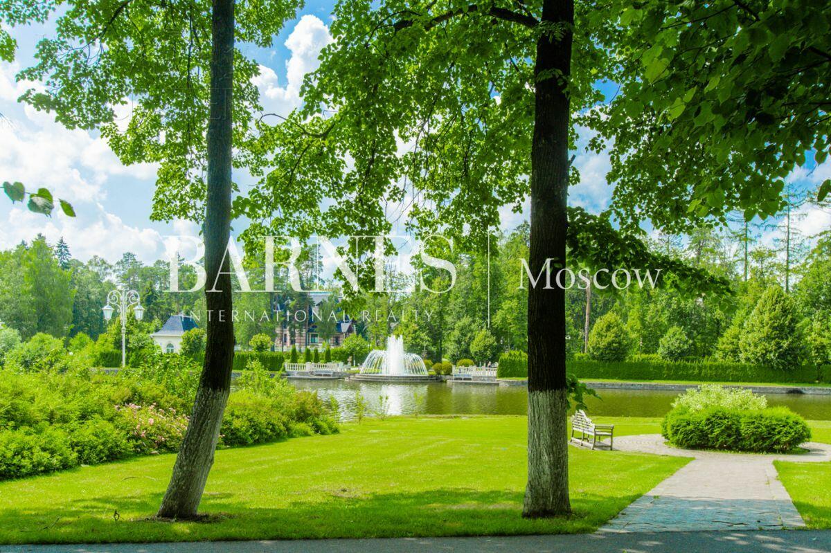 3-этажный коттедж 404 м² без отделки